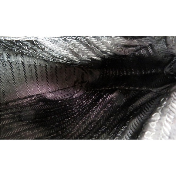 Prada Elegant Black Tote Bag - Picture 8 of 16